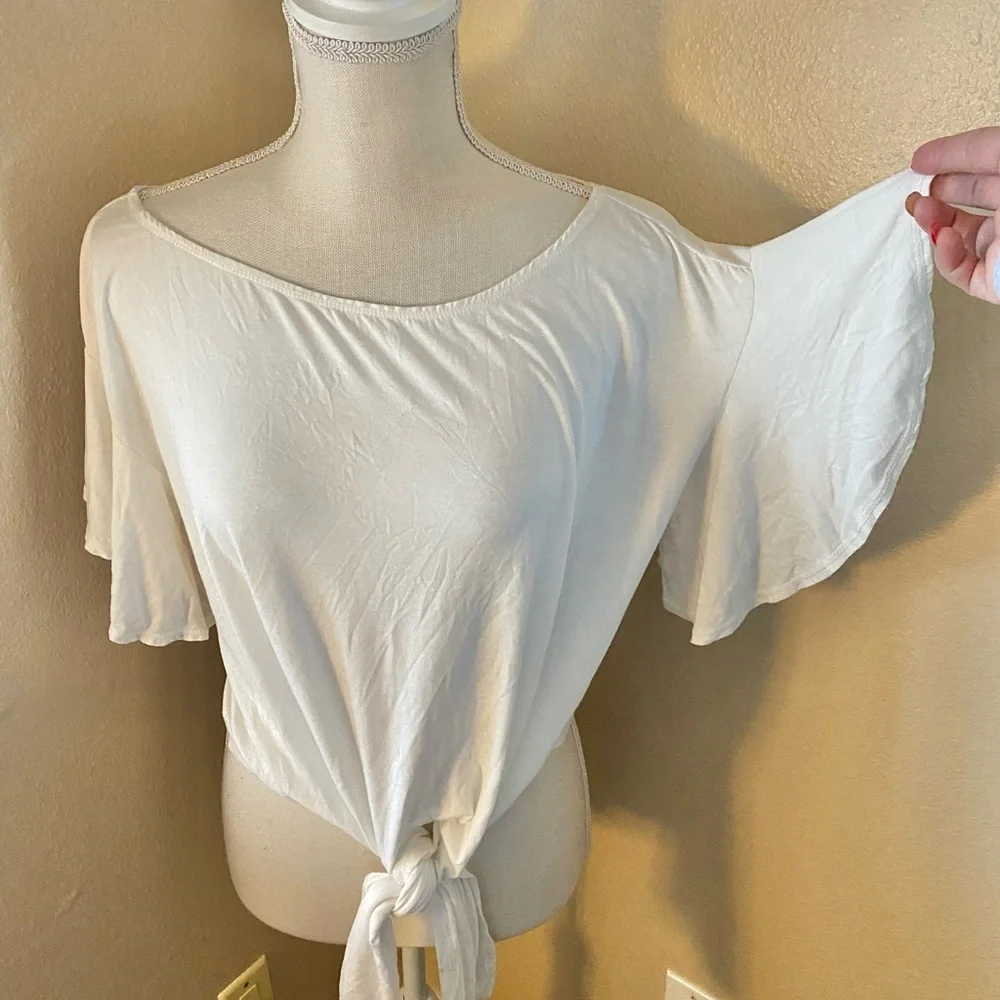 Max Studio white tie front billow flutter sleeve tee, Sz. S